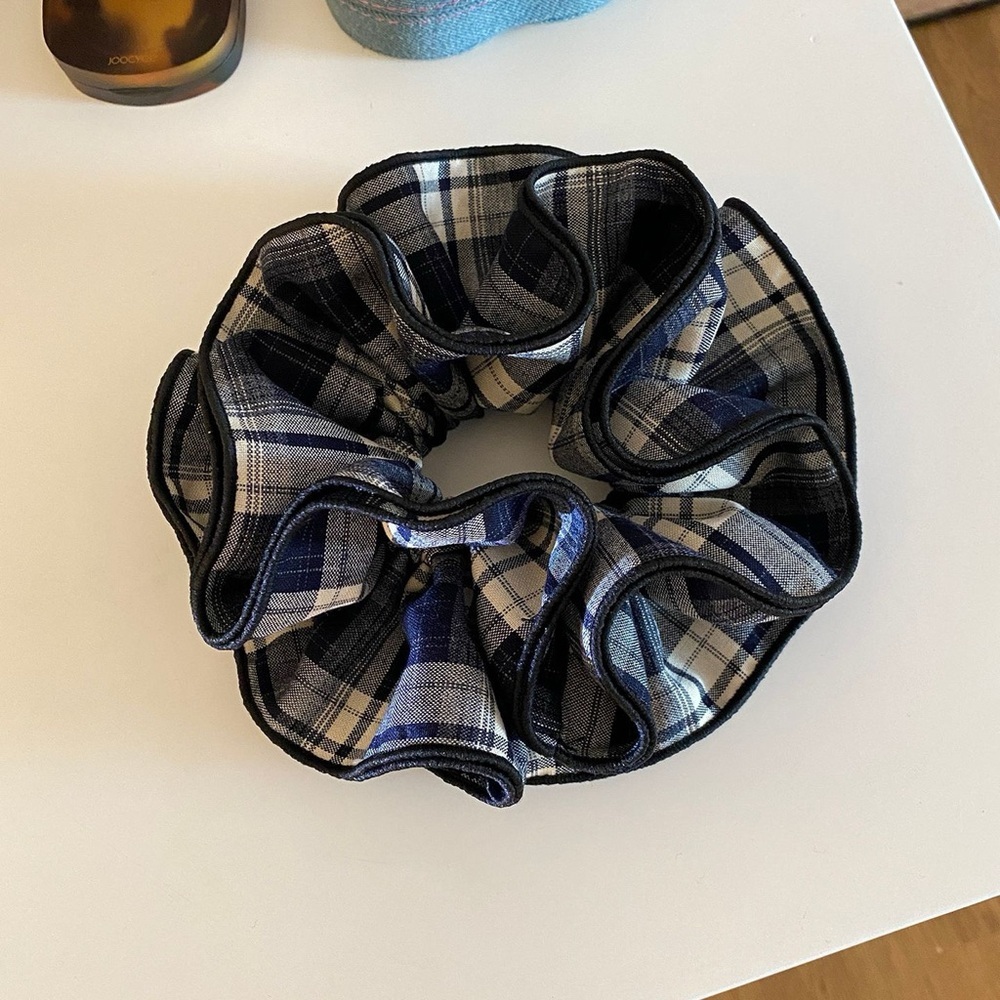 NWOT Plaid Scrunchie